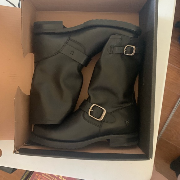 Black Frye Veronica midi boots. Never worn!!! - Picture 3 of 5
